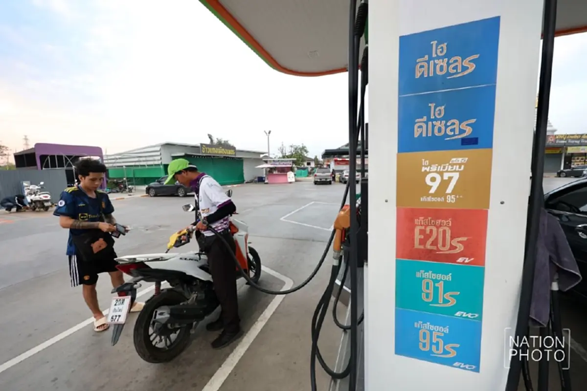 ถึงว่า น้ำมันขาดแคลน ทั้งๆ ที่ รัฐบาลบอกว่า มีน้ำมันสำรองเพียงพอ
