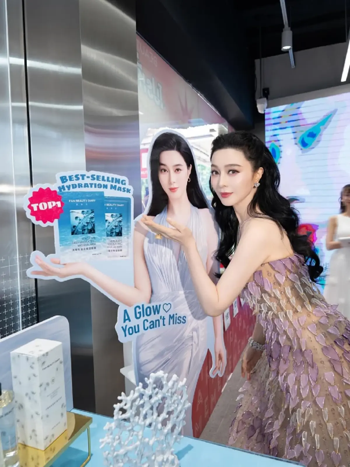 “ฟ่านปิงปิง” ลัดฟ้าเยือนไทย เปิดตัวแบรนด์ดัง ออร่าสะกดทั้งสยาม