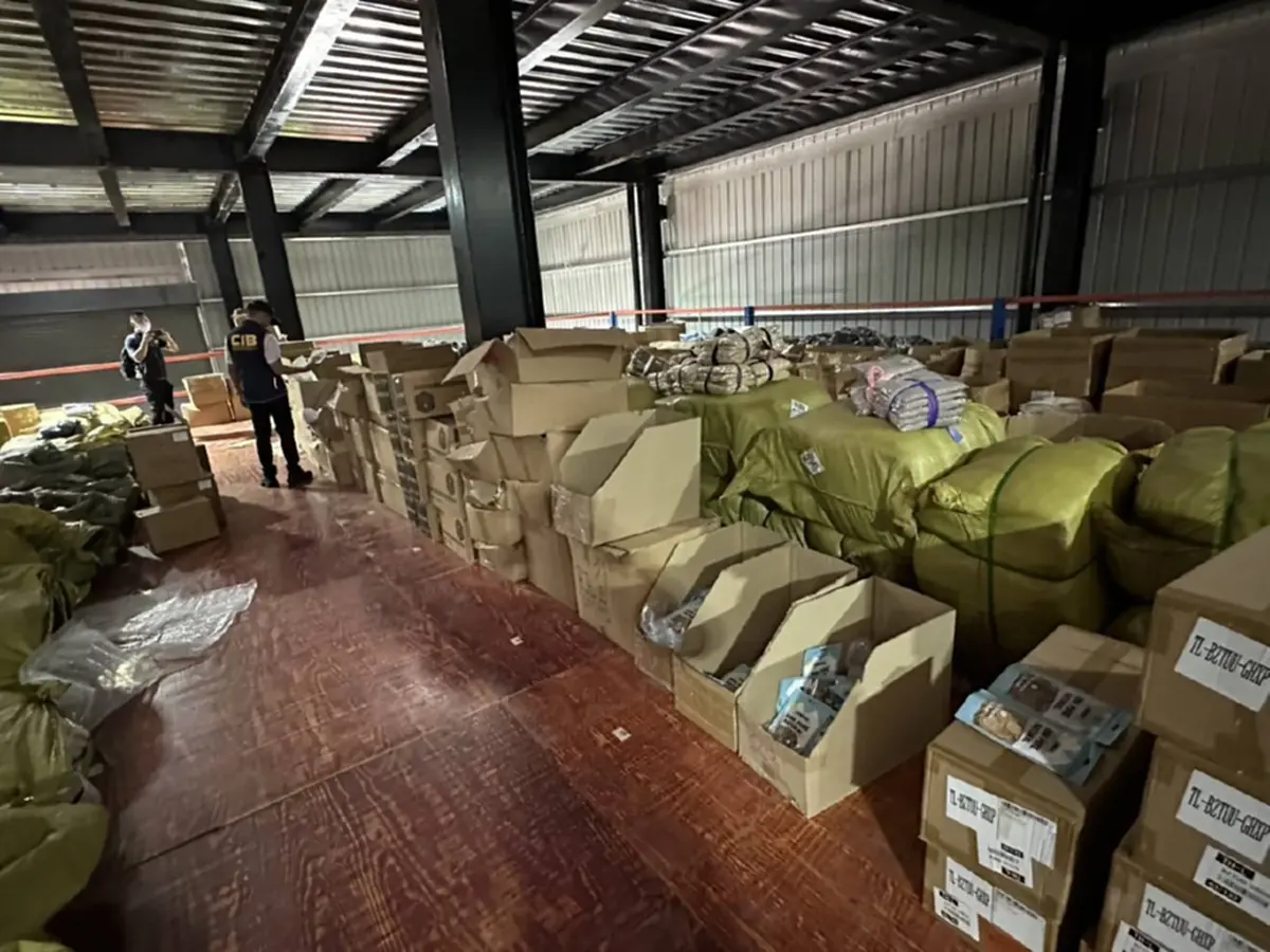 ทลายโกดัง อาหารหมา-แมวเถื่อน ขายออนไลน์ กินเข้าไปอาจถึงชีวิต