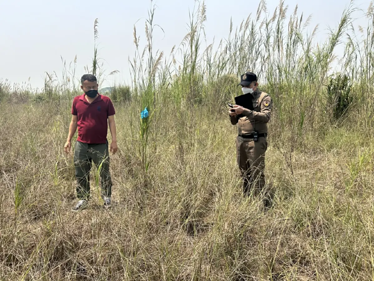 พบศพหญิงปริศนาในที่ดินร้างแม่สาย ตำรวจเร่งคลี่คลาย คาดถูกลวง