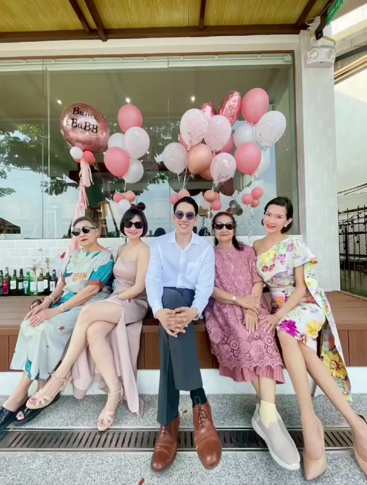 สุดปลื้ม! “ดี้ ชนานา” ส่งลูกชายดีกรีสจ๊วต เข้าพิธีวิวาห์อบอุ่น