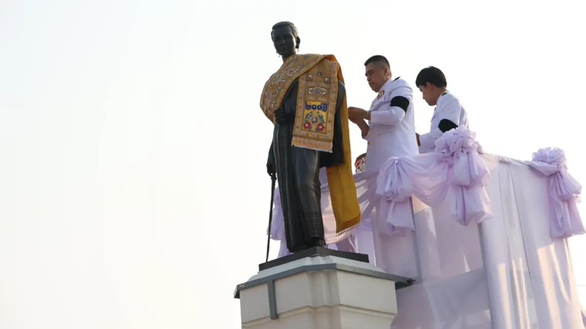 เลขมงคล พิธีอัญเชิญผ้าสไบ ห่มถวายองค์ย่าโม งานฉลองวันแห่งชัยชนะ