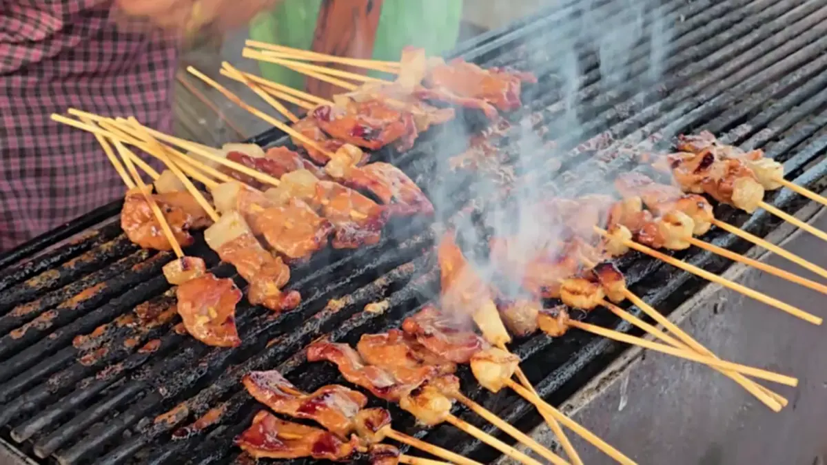 สู้เพื่อลูกค้า! หมูปิ้ง ไม้ละ 2 บาท ยันไม่ขึ้นราคาแม้ต้นทุนพุ่ง