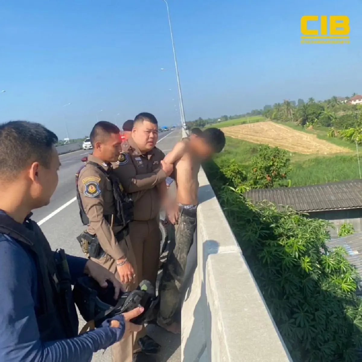 รวบหนุ่มขโมยรถมอเตอร์ไซค์ พร้อมพกอาวุธหนีขึ้นทางหลวงพิเศษ M81