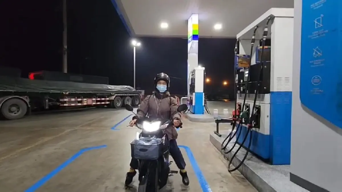 อยุธยาวิกฤต น้ำมันขาดแคลน ปั๊มสายหลักขึ้นป้ายหมดทุกชนิด