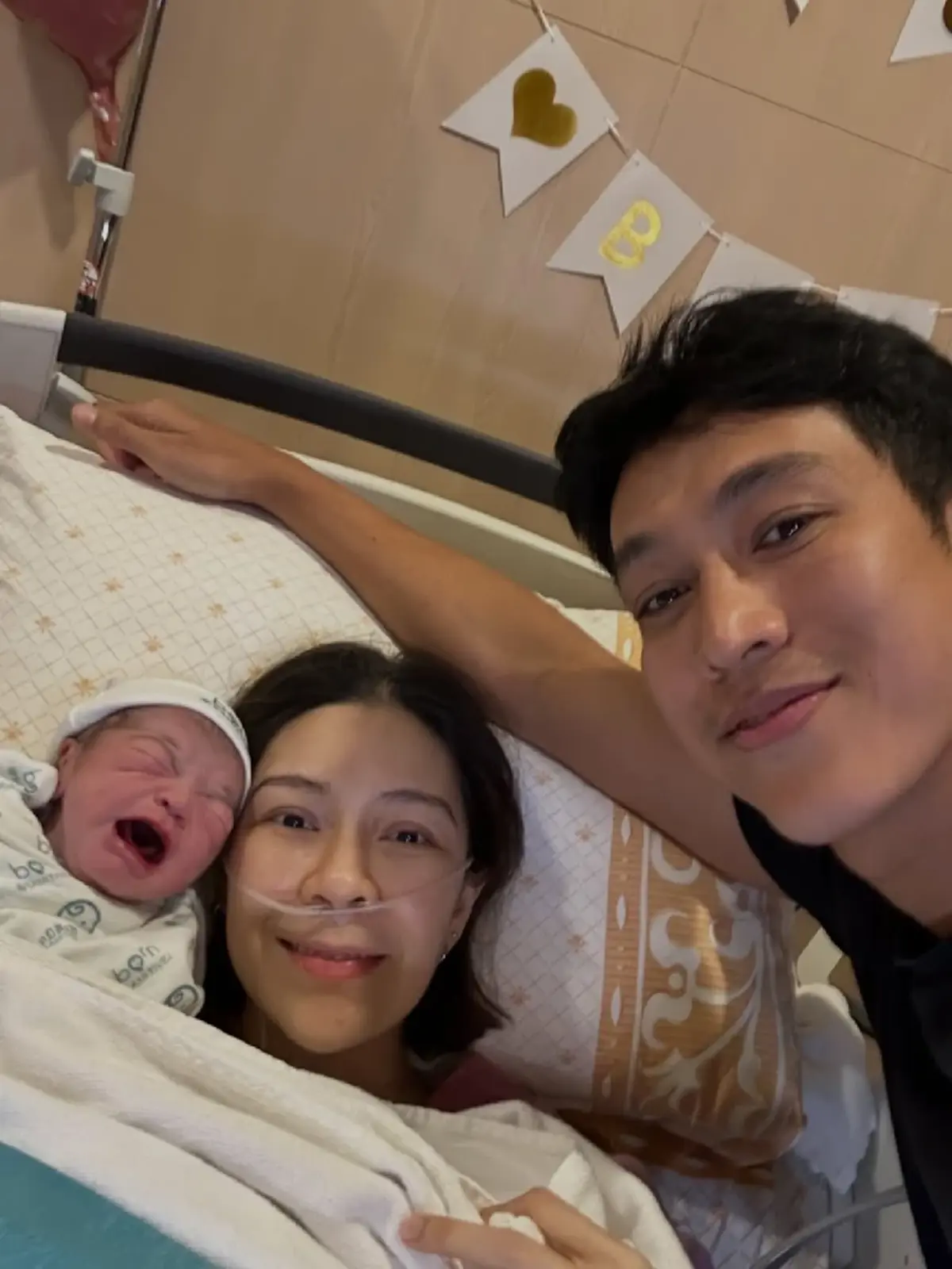 กลั้นน้ำตาไม่อยู่! อยู่ข้างภรรยา 12 ชม. ช่วยทำคลอดลูกคนแรก