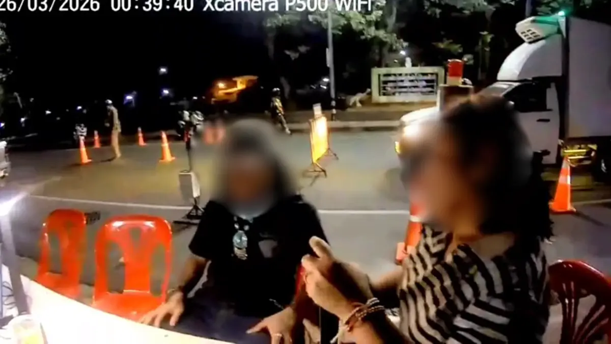 ผ้าเหลืองฉาว! รวบพระสวมวิก เมาซิ่งกระบะพาสีกาเที่ยวกลางดึก