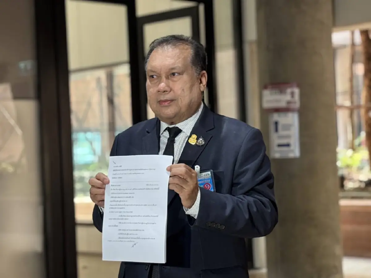 สนธิยาบุกสภาจี้หมอวรงค์สละสิทธิ์ค่าข้าว-ลดผู้ช่วย สส.