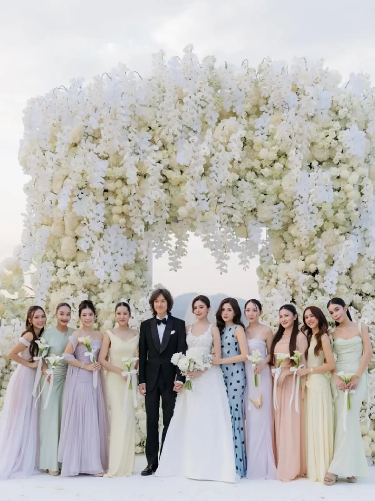 “มิลลี่ คามิลล่า” วิวาห์ “ระฟ้า” ทายาทอากู๋ แกรมมี่ สุดโรแมนติก