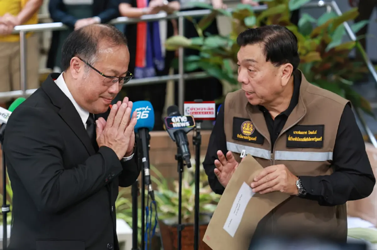 หมอตุลย์จี้อนุทินสางปมกักตุนน้ำมัน แฉขึ้นราคาปุ๊บของมีปั๊บ