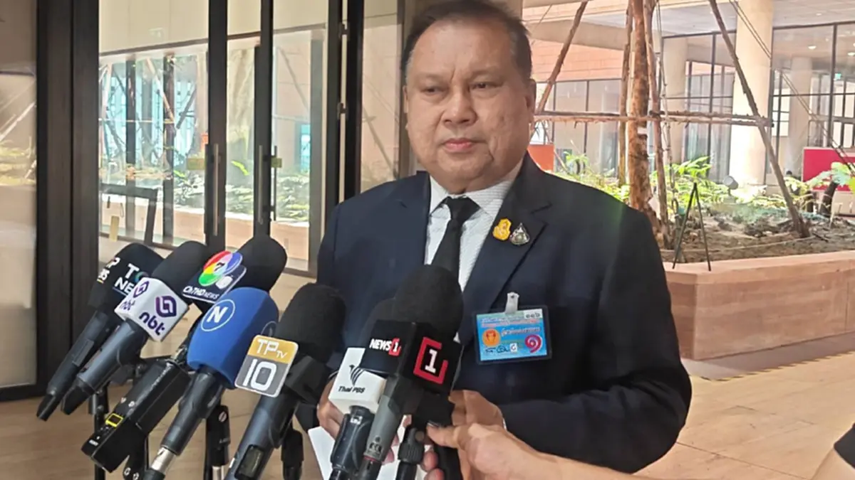 สนธิยาบุกสภาจี้หมอวรงค์สละสิทธิ์ค่าข้าว-ลดผู้ช่วย สส.