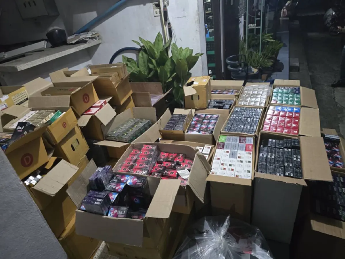 ทลายคลังบุหรี่หนีภาษี ของกลางกว่า 12,000 ซอง มูลค่ากว่าครึ่งล้าน