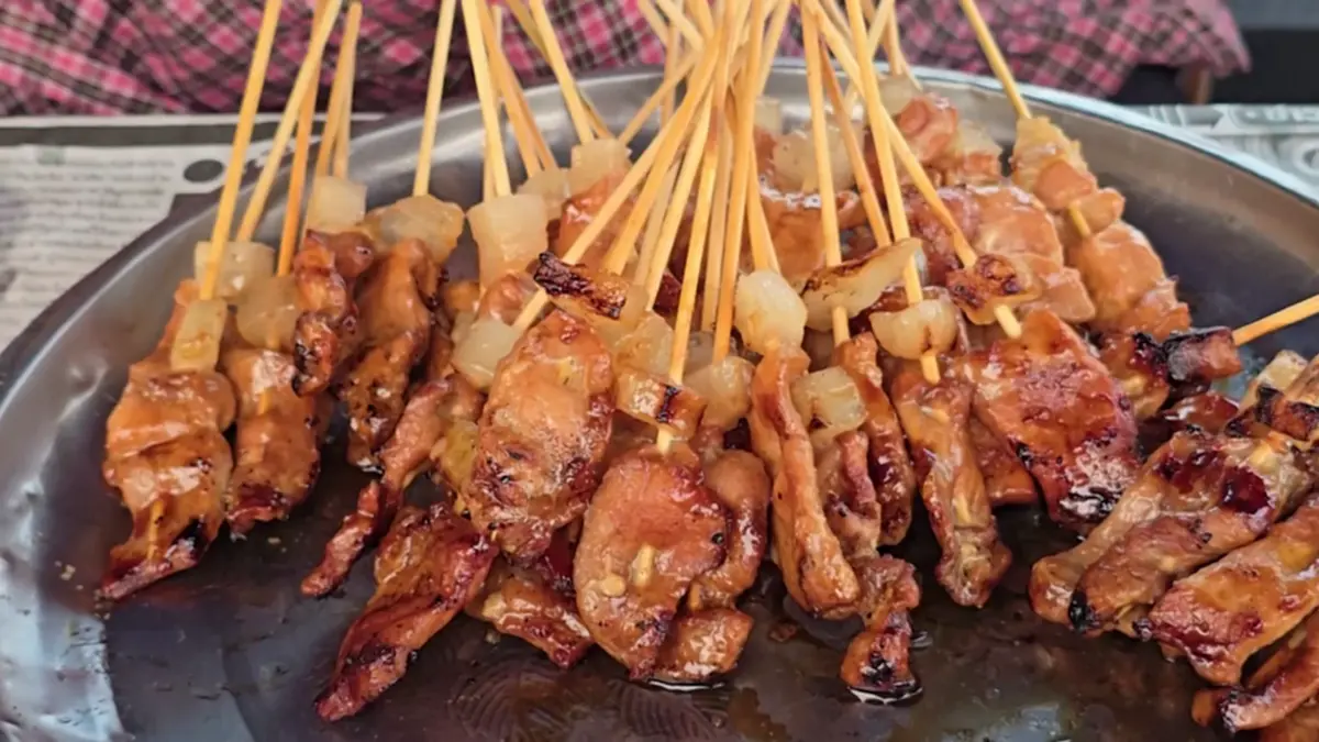 สู้เพื่อลูกค้า! หมูปิ้ง ไม้ละ 2 บาท ยันไม่ขึ้นราคาแม้ต้นทุนพุ่ง