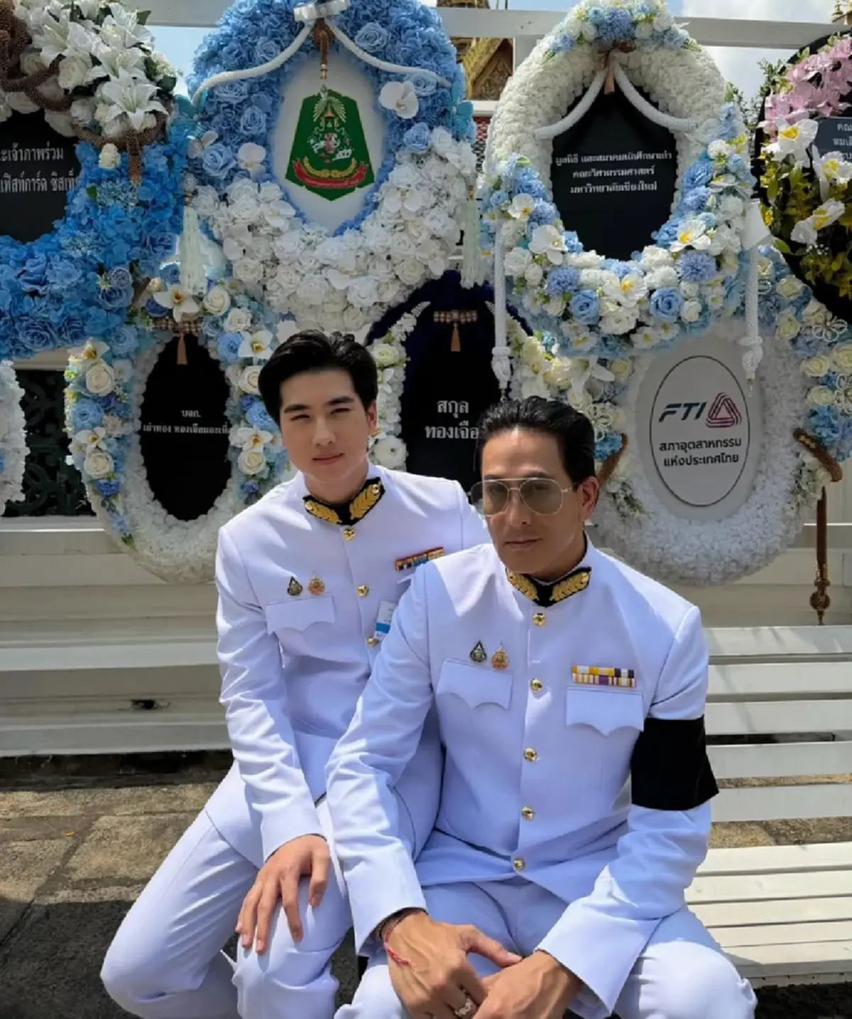 “โรเตอร์ ” สวมชุดพิธีการ ลุคทางการสุดเนี้ยบ พร้อมหน้าครอบครัว 