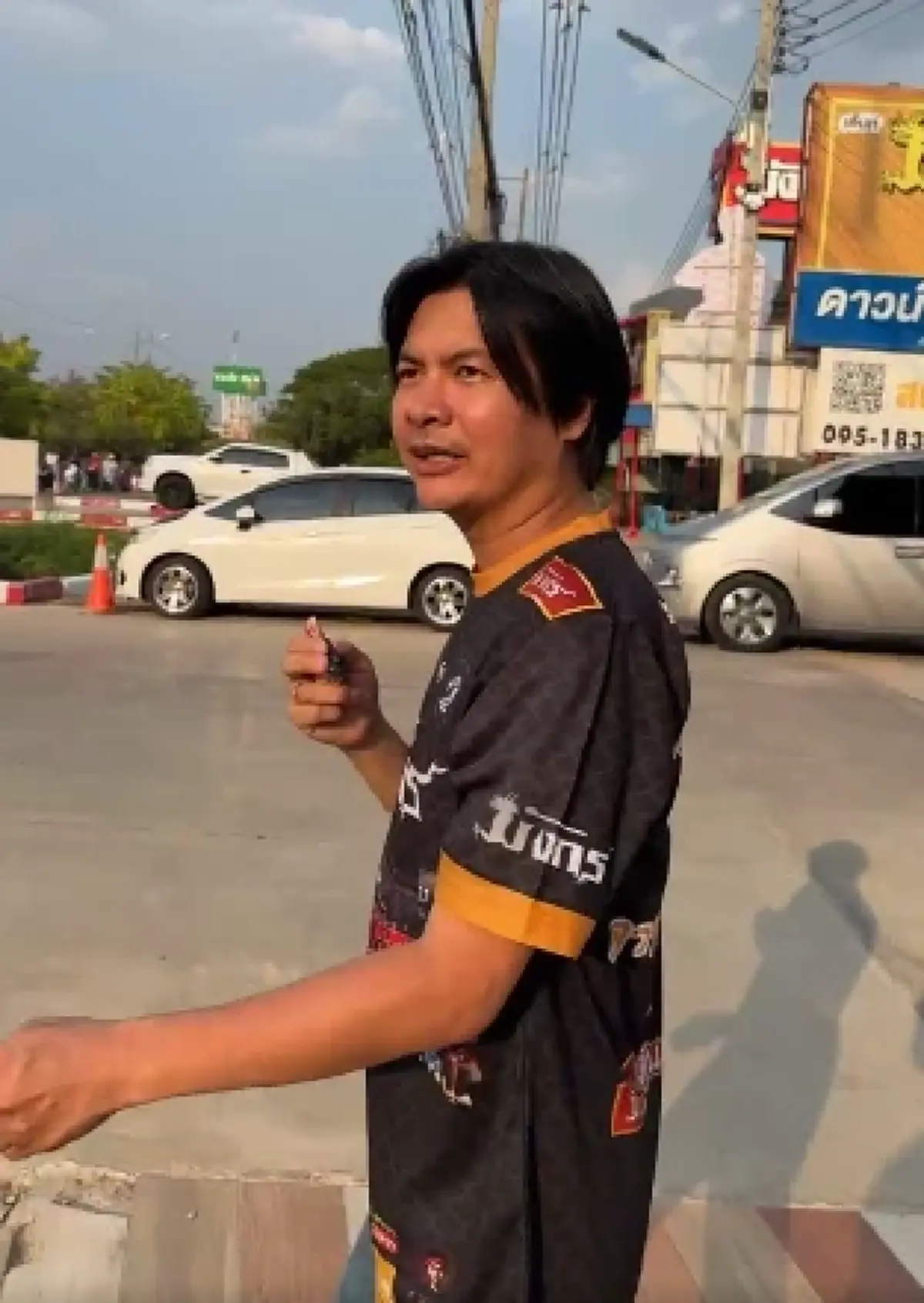 ฮือฮา เสี่ยเล่ เต็นท์รถประกาศให้ จยย.มาเติมน้ำมันเต็มถังแค่ 7 บาท