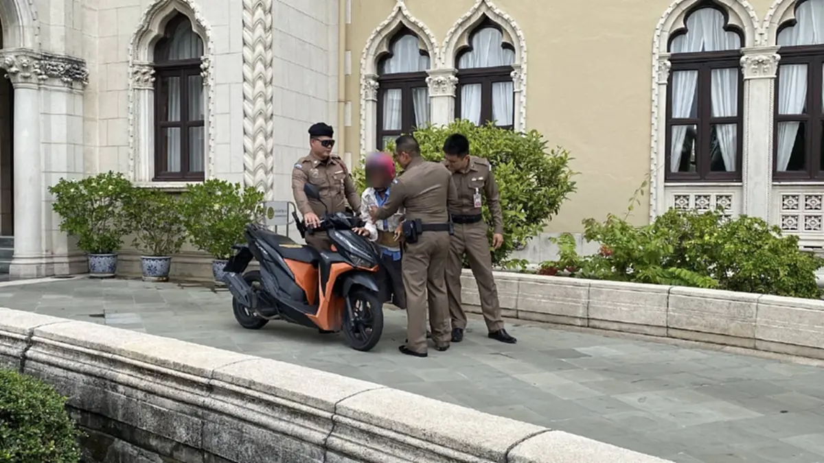 ชายปริศนาฝ่าด่านทำเนียบ บีบแตรเรียก "อนุทิน" รู้ประวัติแล้วตกใจ