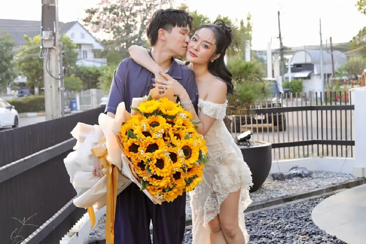 พี่พีท โอนกรรมสิทธิ์เปลี่ยนทะเบียนรถให้ แก้มบุ๋ม เลขทะเบียนสวยมาก