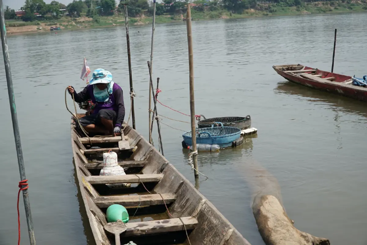 น้ำมันพุ่งลิตรละ 40! ชาวประมงหนองคายอ่วม แบกต้นทุนพุ่งวันละ 300