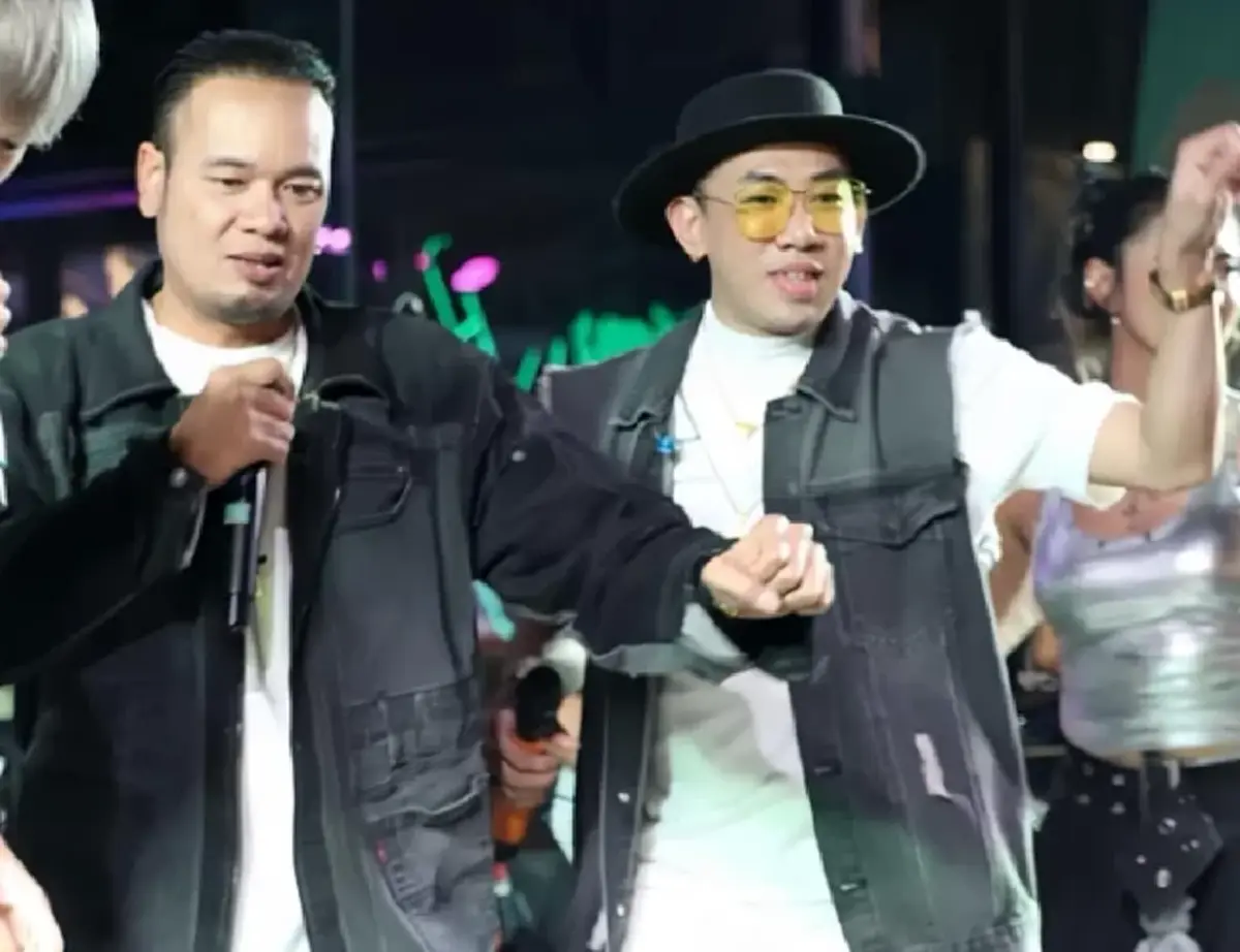 นาย เดอะคอมเมเดี้ยน ไลฟ์ถึง ไอซ์เมียเหน่ง เหม่งจ๋าย ถึงกับส่ายหัว