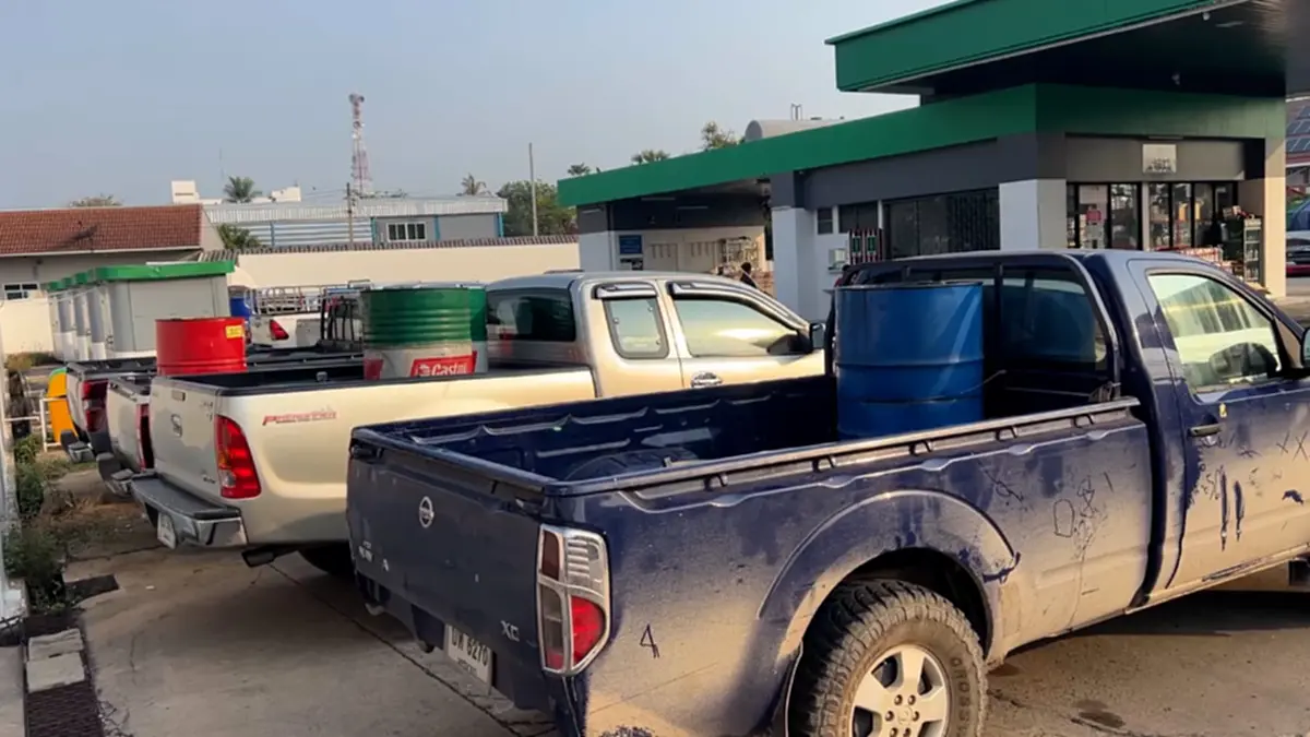 วิกฤตดีเซลชัยนาทขาดตลาด ชาวนาจองคิวข้ามคืน-โอดซื้อทองง่ายกว่า