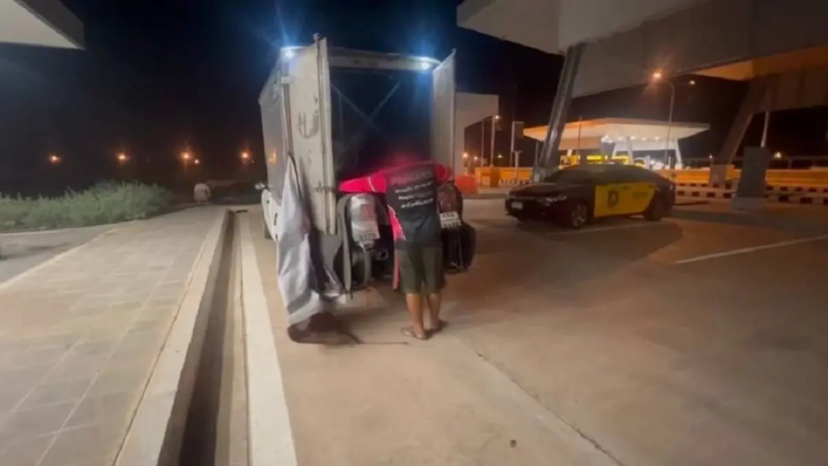 ตำรวจทางหลวง M6 สกัดรถขนมอเตอร์ไซค์ข้ามจังหวัด ยึด 3 คัน