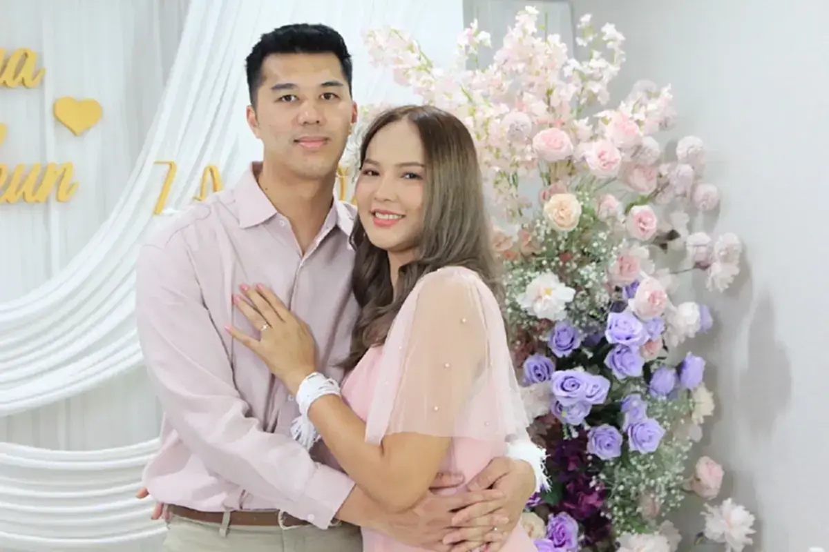 แห่ยินดี นักร้องลูกทุ่งสาวชื่อดัง ประกาศข่าวดี ตั้งท้องลูกคนแรก