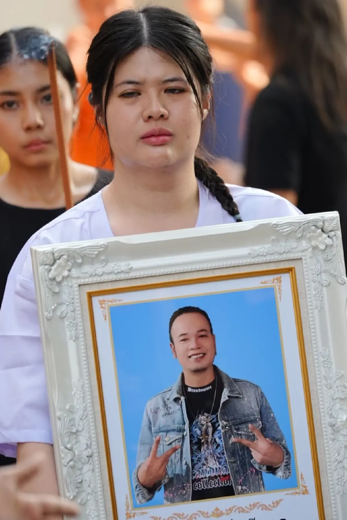 รู้แล้ว "ไอซ์เมียเหน่ง" หมายถึงใคร หลังซ่อนปมเดือดในโพสต์ขอโทษ