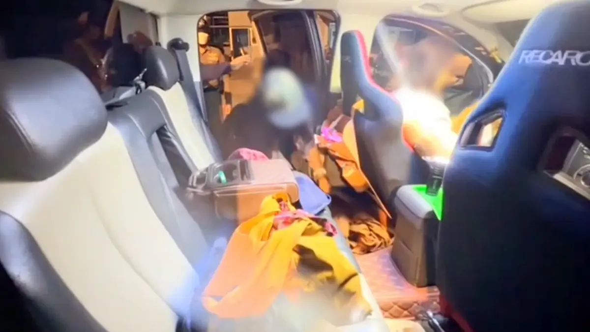 ผ้าเหลืองฉาว! รวบพระสวมวิก เมาซิ่งกระบะพาสีกาเที่ยวกลางดึก