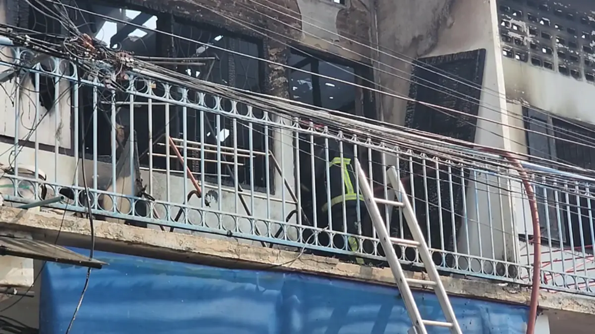 ระทึกเชียงใหม่! ไฟไหม้ตึกแถวใกล้ขนส่งช้างเผือก วอด 6 คูหา