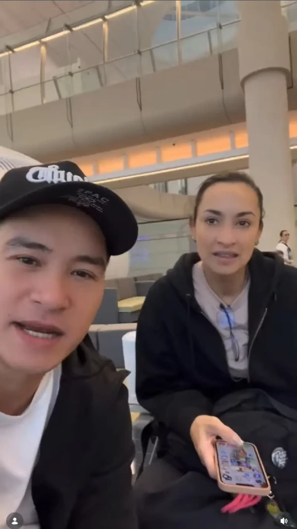 เจอเต็มๆ"ปีเตอร์-แคทรียา"วิ่งหนีจรวดวุ่น ระทึกสนามบินอาบูดาบี