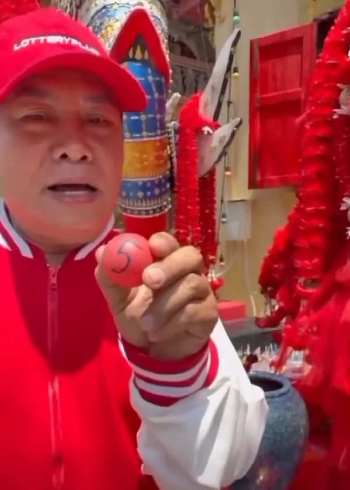 มนต์สิทธิ์ ล้วงไหปิงปองวัดแก้วฟ้าจุฬามณี สะดุดตาเลขที่ได้