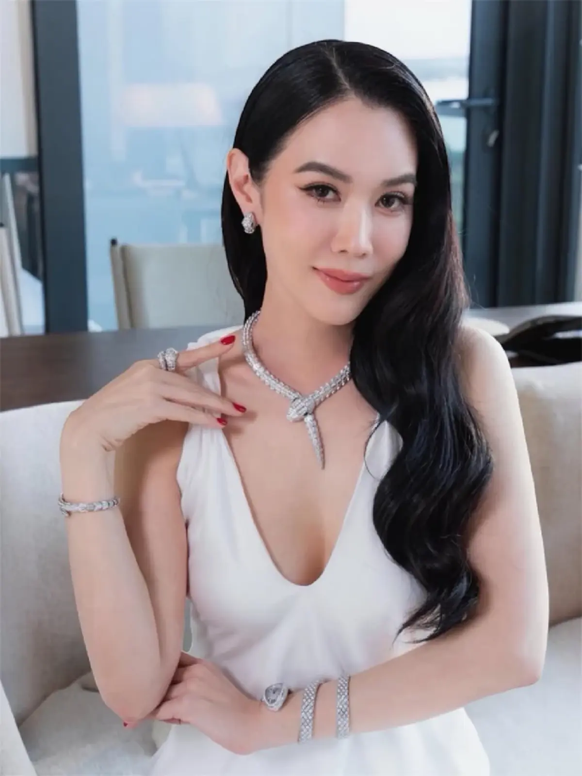  ออร่าพุ่งมาก "เมย์ เฟื่องอารมย์" โผล่อีเวนต์ ลุคนี้ทำฮือฮา 