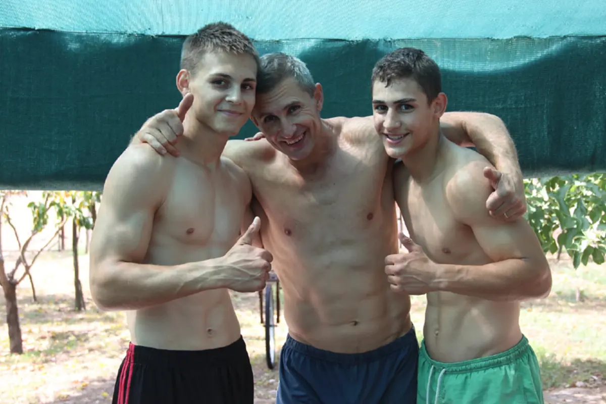 จากไวรัลเด็กเล่นกล้าม สู่วัยรุ่นสุดแกร่ง เปิดภาพล่าสุด 2 พี่น้อง 