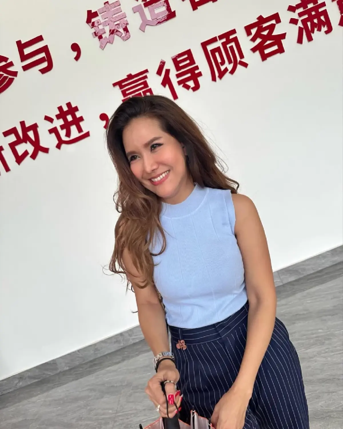 โตเป็นสาวแล้ว  ลูกสาว ต้อม รชนีกร สวยออร่าแรง ถอดแบบแม่เป๊ะ