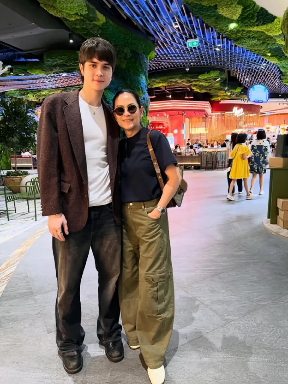 โตเป็นหนุ่มเต็มตัว ลุคอินเตอร์สะกดสายตา แฟนๆ แห่เชียร์เข้าวงการ