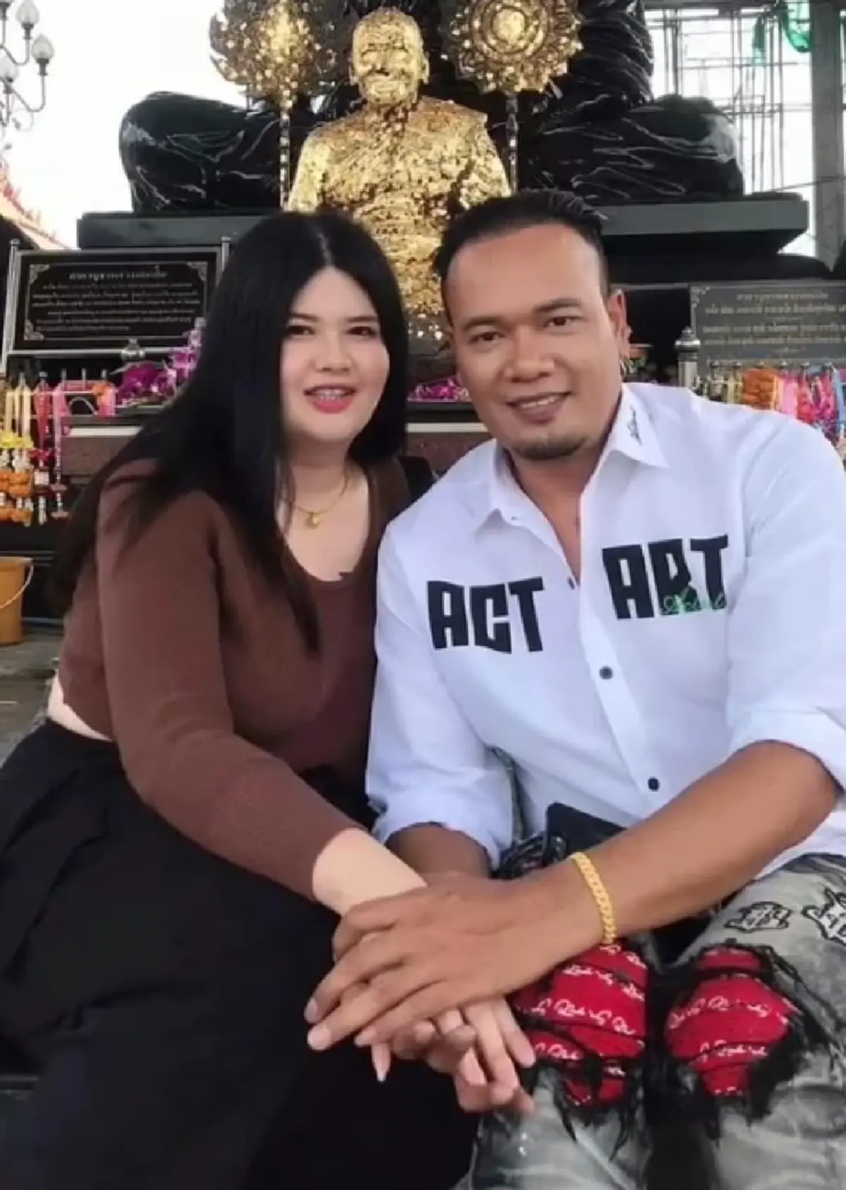 เปิดประวัติ "ไอซ์ " ภรรยา "เหน่ง เหม่งจ๋าย" บ้านทำอาชีพไม่ธรรมดา