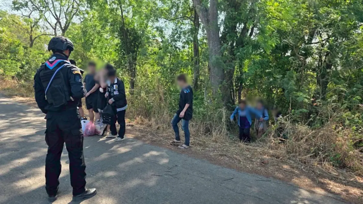 ทหารสระแก้วรวบ 9 คนไทยมุดลวดหนามหนีตาย แฉถูกหลอกขายเป็นทาส