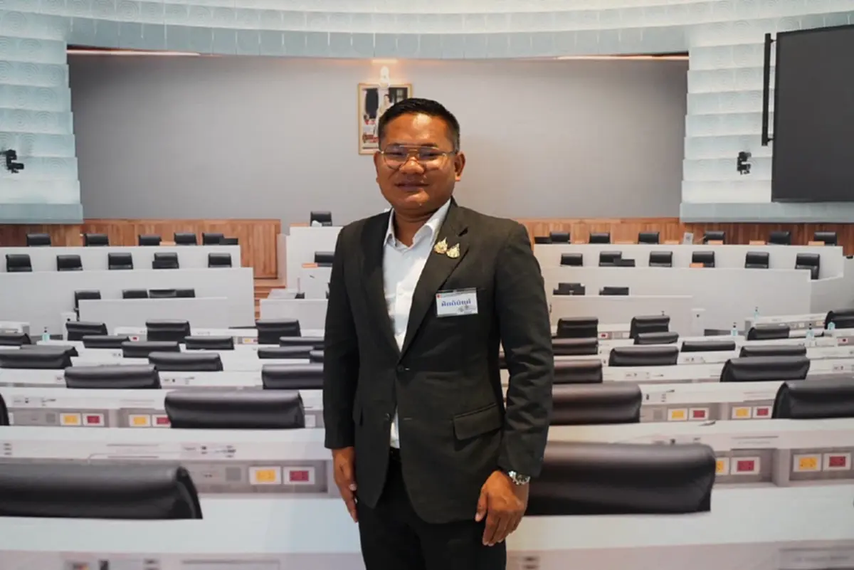 ทัวร์ลง สจ.สุรินทร์ โชว์บิลเติม V-Power เต็มถัง ไหนว่าน้ำมันไม่มี