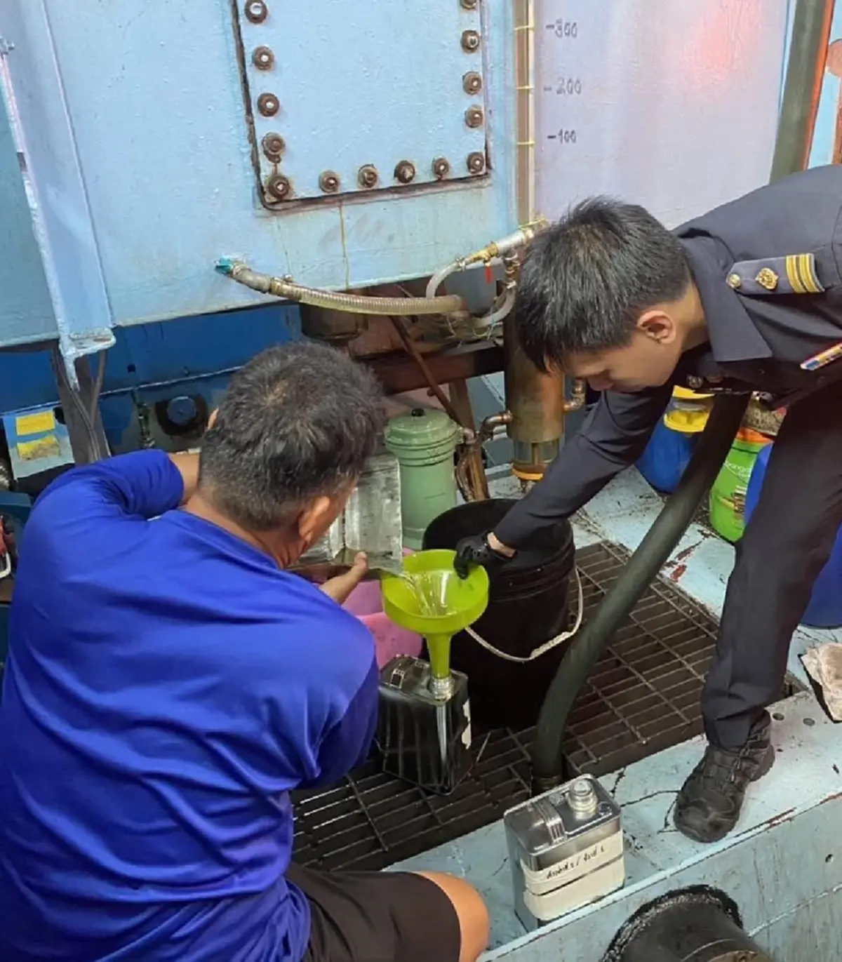 กรมสรรพสามิตบูรณาการกองทัพเรือ จับกุมน้ำมันดีเซล 85,000 ลิตร