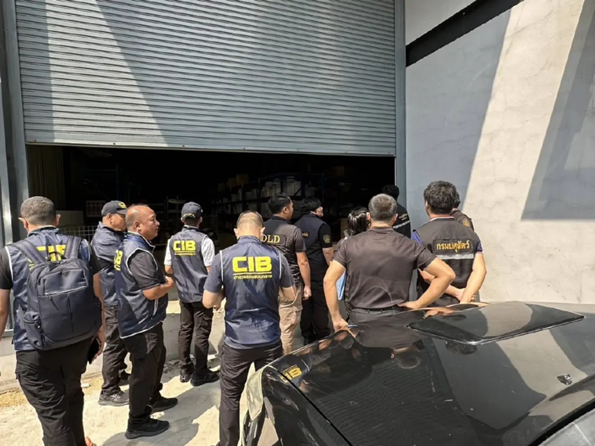 ทลายโกดัง อาหารหมา-แมวเถื่อน ขายออนไลน์ กินเข้าไปอาจถึงชีวิต