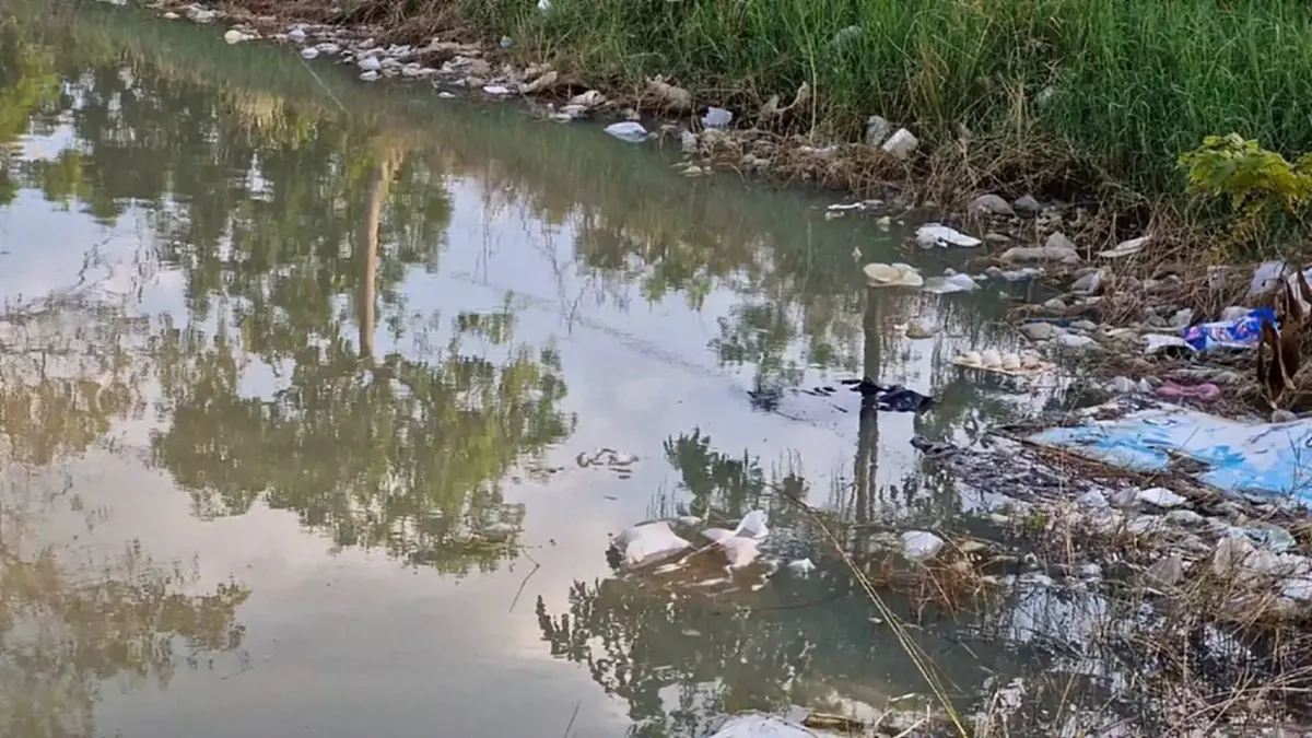 ชาวบ้านหลุ่งประดู่โวยบ่อขยะพิษ จี้นายก อบต. ใหม่เร่งย้าย