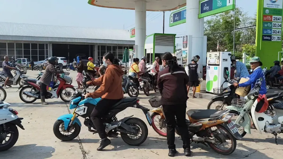 ชาวอุทัยฯ แห่ทะลักปั๊ม! นาทีทอง 8,000 ลิตร 1 ชั่วโมงเกลี้ยง