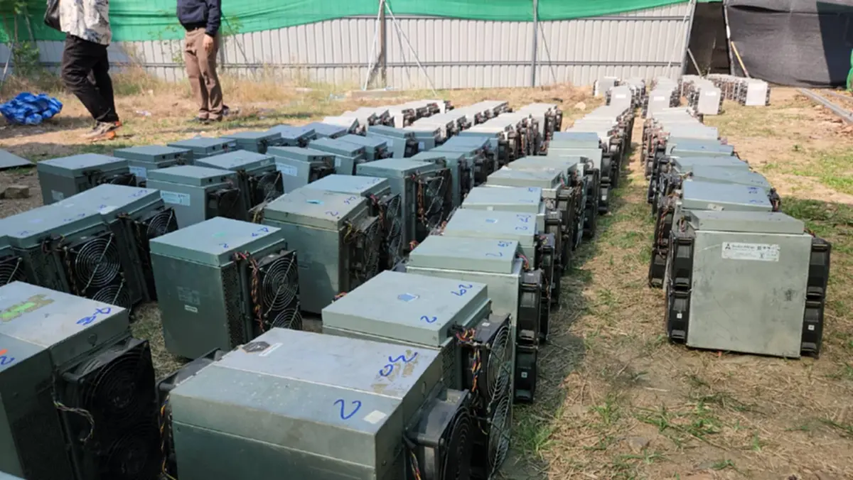 บุกทลายเหมืองบิทคอยน์เมืองกาญจน์ ลอบใช้ไฟหลวงสูญกว่า 16 ล้าน