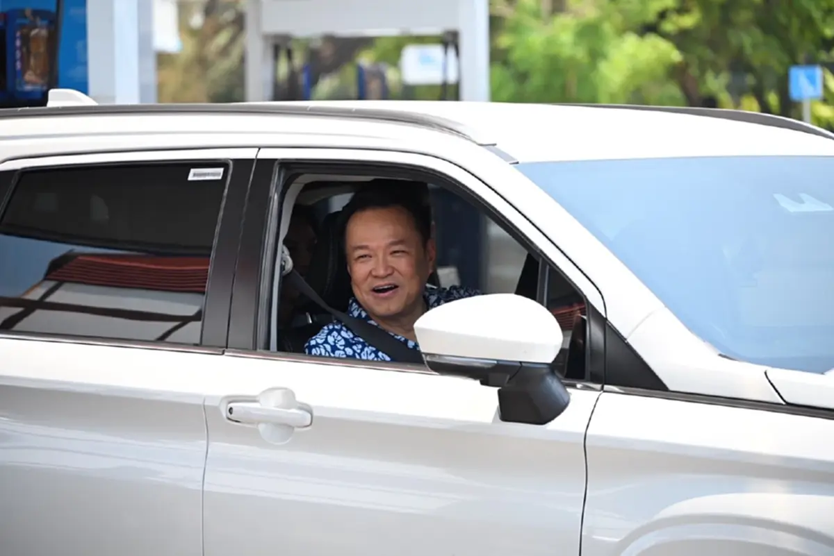 ส่อง ทะเบียนรถนายกฯ เช่าขับสุ่มตรวจปั๊มน้ำมัน จ.นครพนม