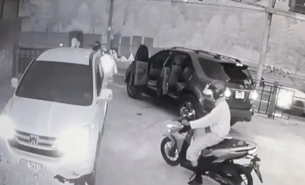 อุกอาจ วงจรปิดเห็นทุกอย่าง นาทีอุ้มผู้จัดการหนุ่ม บังคับขึ้นรถ