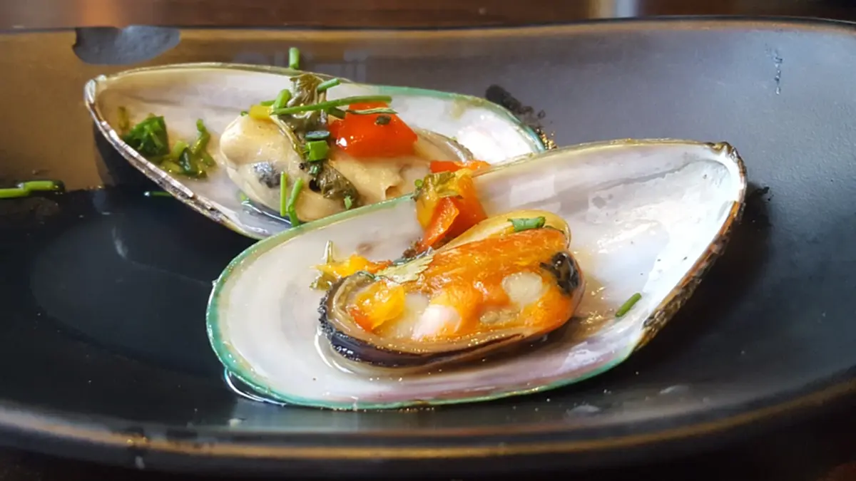 เคล็ดลับล้างหอยให้สะอาดหมดจด คายโคลนไว ไร้กลิ่นคาวกวนใจ