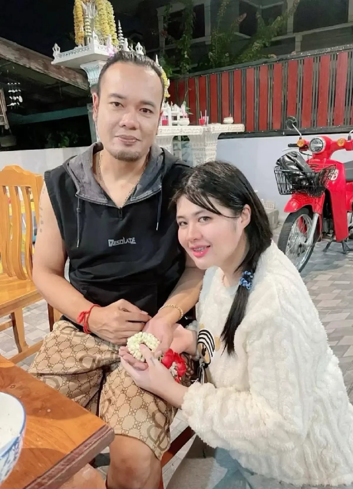 เปิดประวัติ "ไอซ์ " ภรรยา "เหน่ง เหม่งจ๋าย" บ้านทำอาชีพไม่ธรรมดา