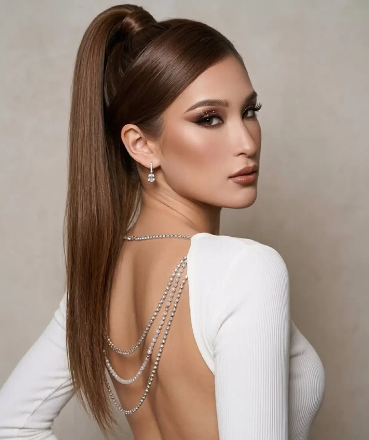 ว้าวทั้งไทม์ไลน์ ลูกสาวพ่อพีท พลิกลุคแรง สวยเฉี่ยวจนต้องขยี้ตา