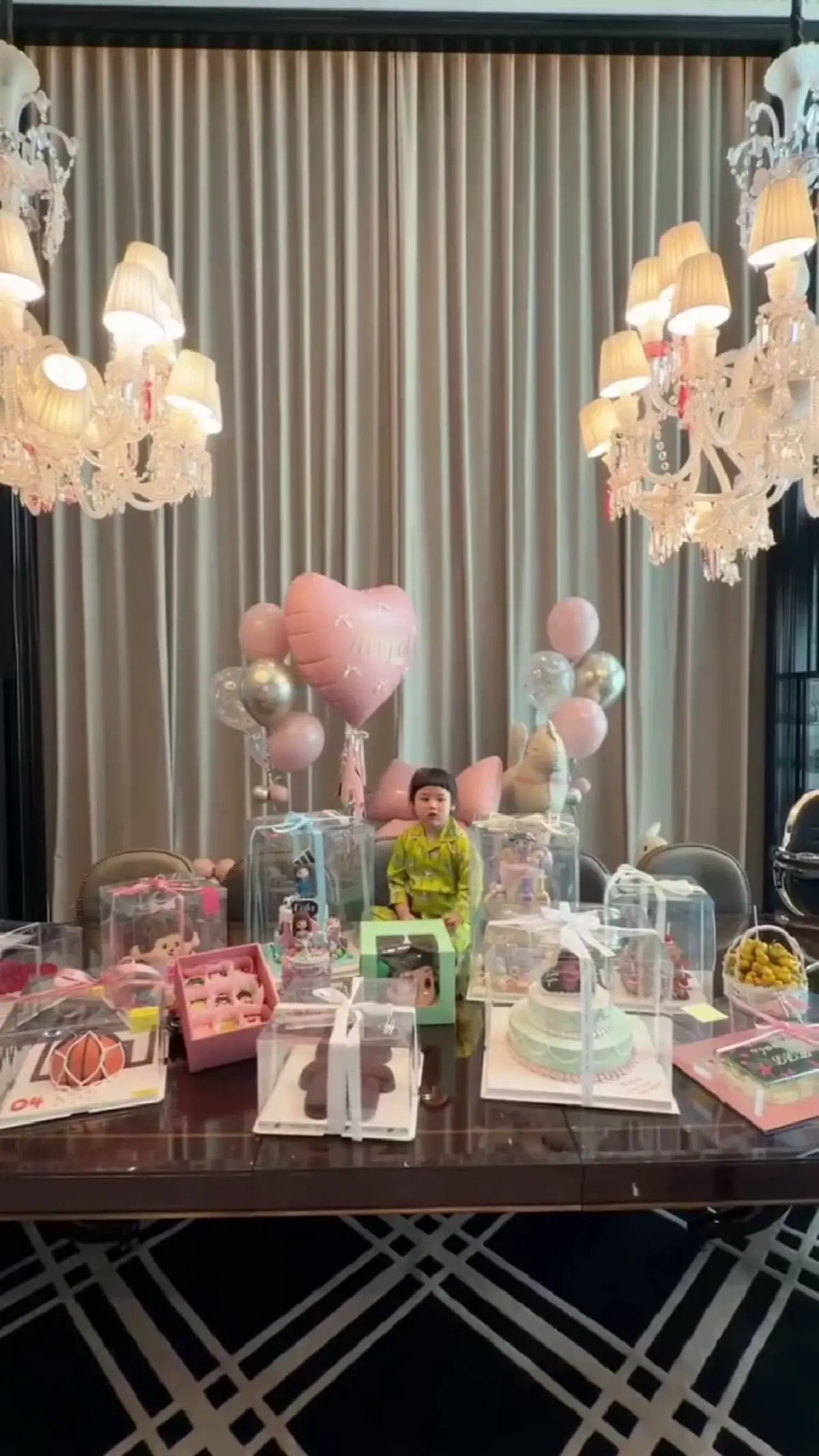 “น้องเกล” 4 ขวบแล้ว จัดทำบุญสุดอบอุ่น เพื่อนแม่ชมร่วมยินดีคึกคัก