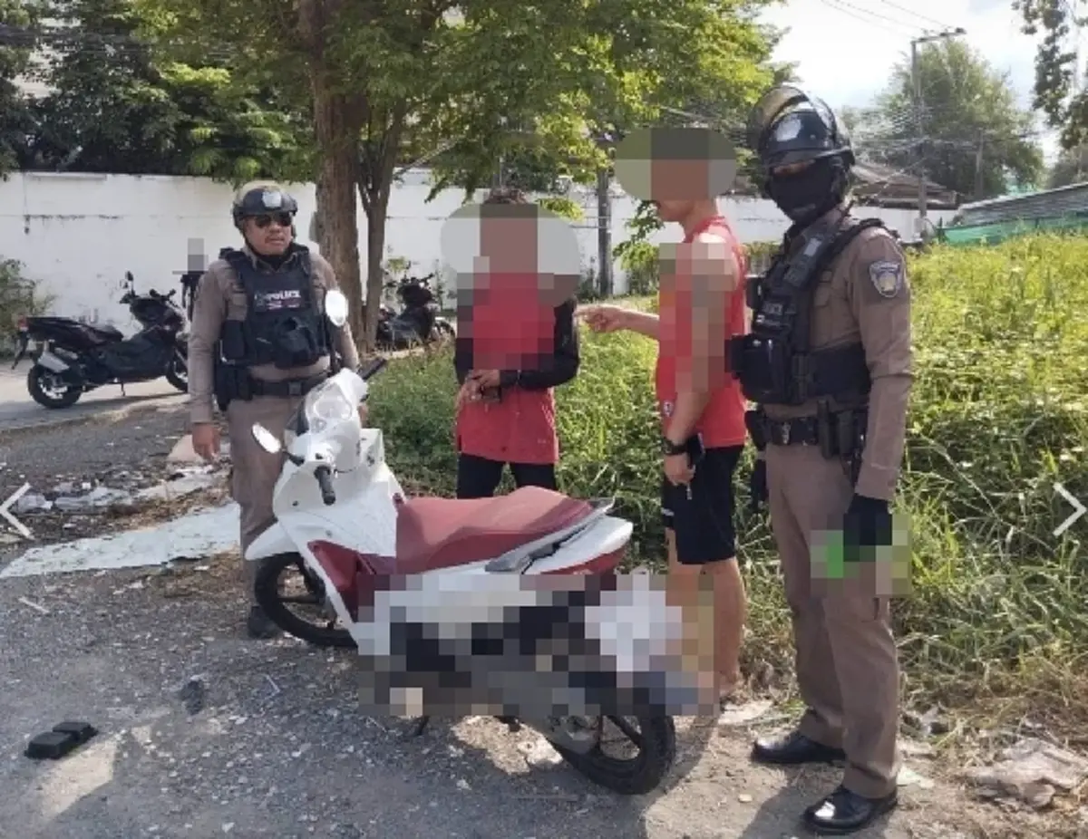 สายตรวจท่าข้ามไล่ล่าระทึก รวบโจรลักรถจักรยานยนต์พร้อมของกลาง